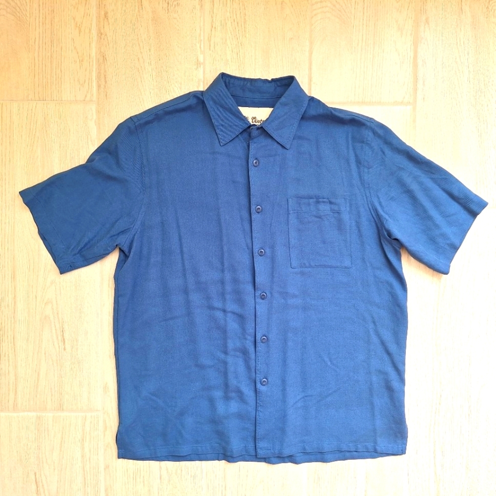 Vintage Silk Men's Blue Short-Sleeved Silk Blend Button Front Shirt Medium